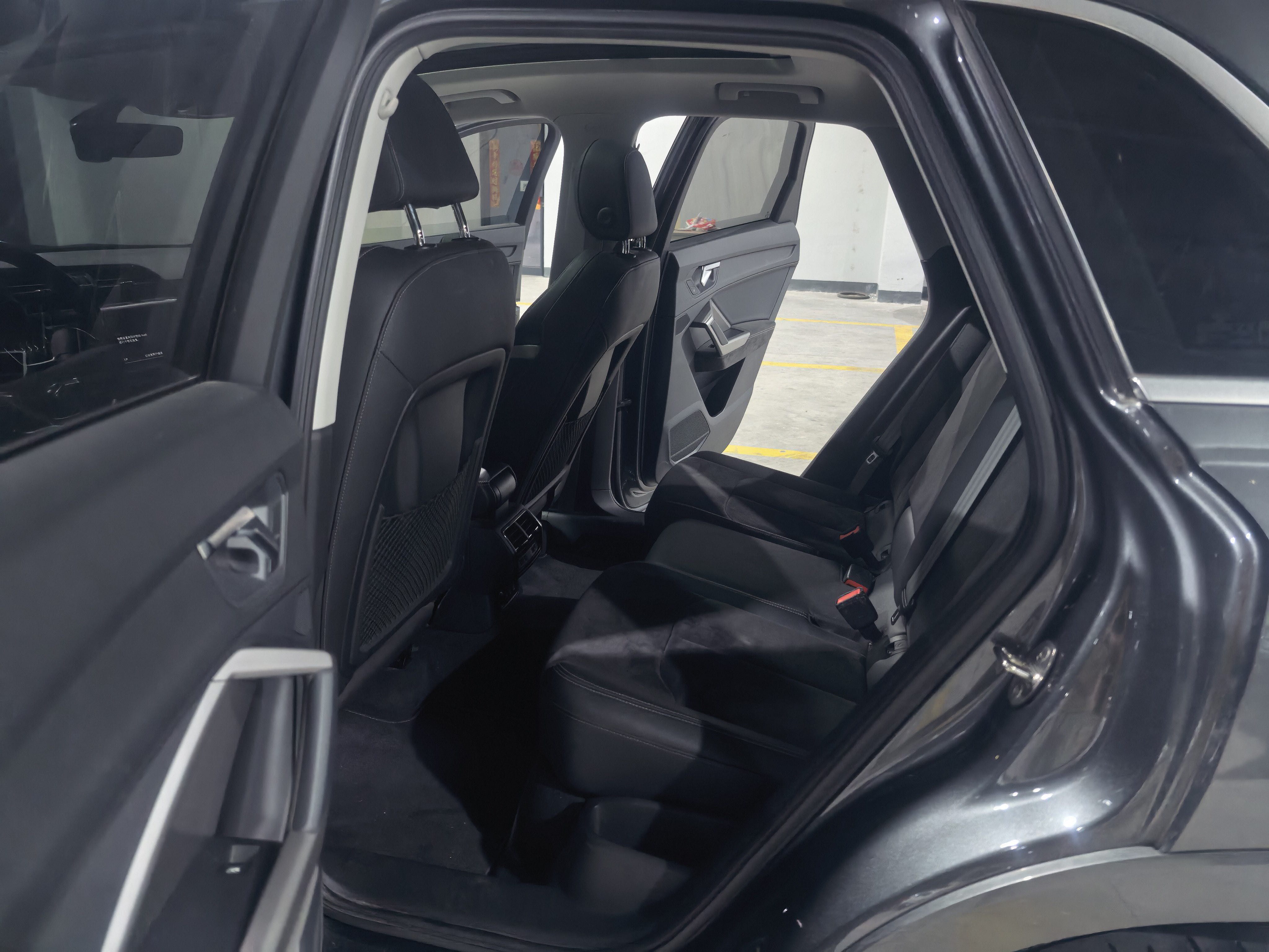 Audi Q3 2022 car image #5