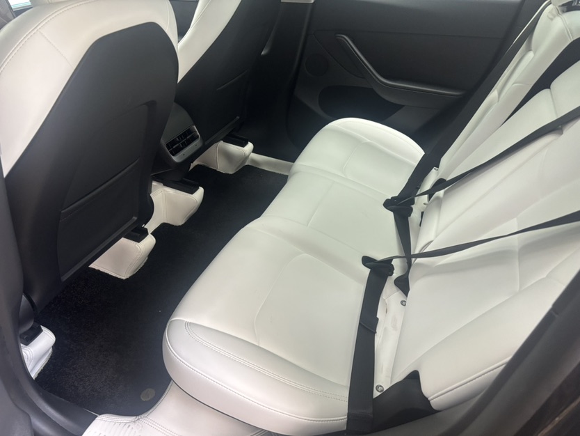 Tesla Model Y 2024 #5 Tesla Model Y 2024 car image #5