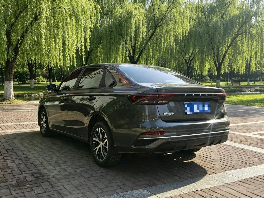 GEELY Emgrand 2025 #4 GEELY Emgrand 2025 car image #4