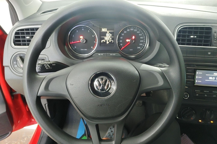 Volkswagen Polo 2014 car image #17
