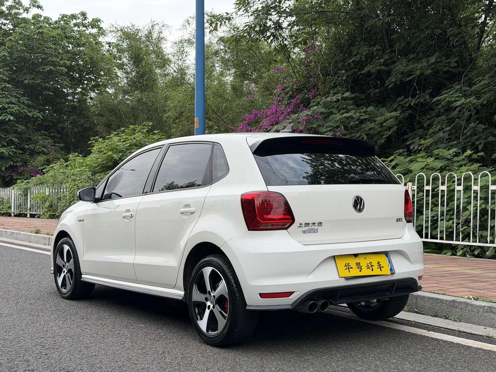 Volkswagen Polo 2016 car image #3