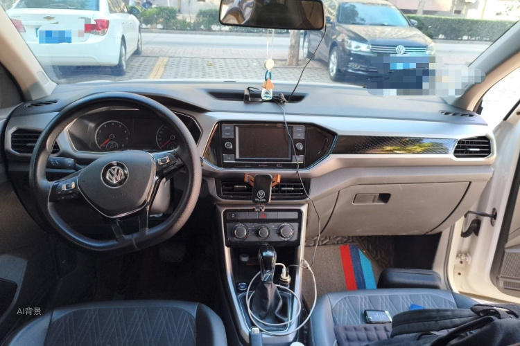 Volkswagen T-Cross 2021 car image #11