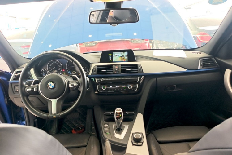BMW 3 Series 2019 imagem de carro #10