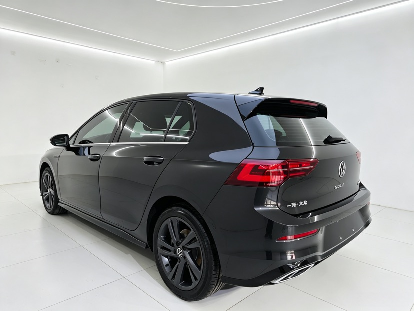 Volkswagen Golf 2022 immagine di auto #3