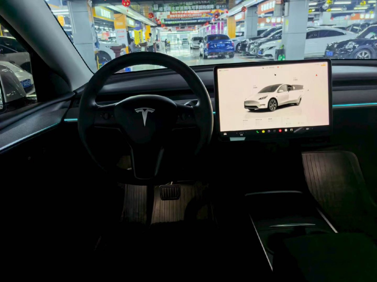 Tesla Model Y 2024 #4 Tesla Model Y 2024 car image #4