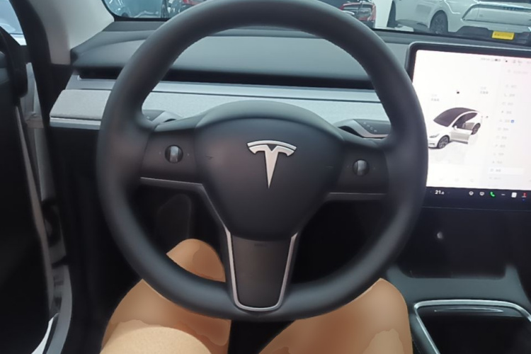 Tesla Model Y 2024 #11 Tesla Model Y 2024 car image #11