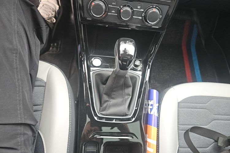 Volkswagen Tharu 2025 car image #14