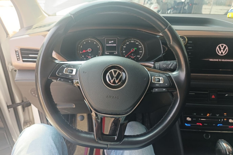 Volkswagen Tharu 2021 car image #11