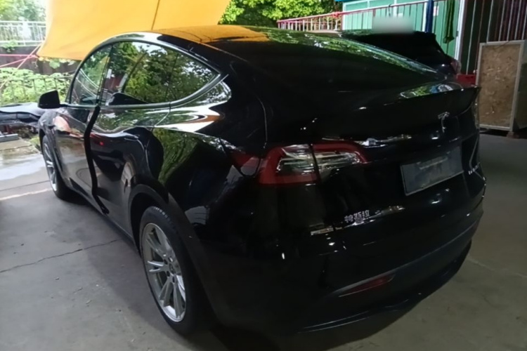 Tesla Model Y 2022 #5 Tesla Model Y 2022 car image #5