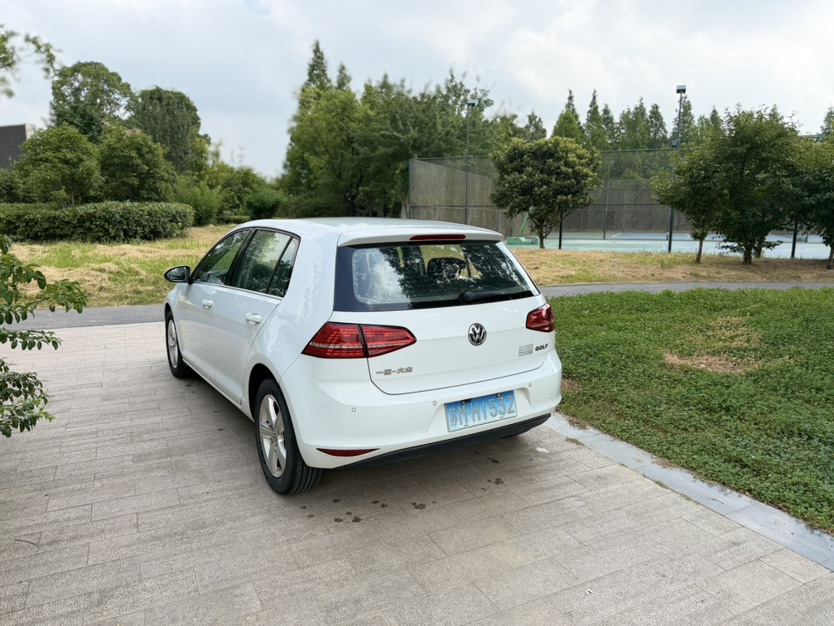 Volkswagen Golf 2015 car image #5
