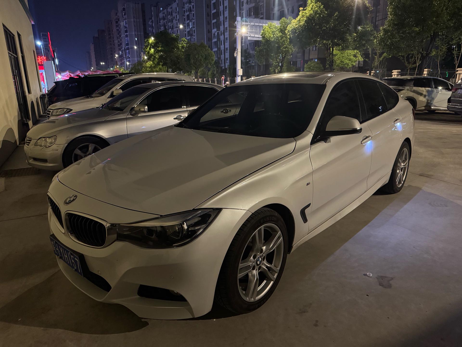 BMW 3 Series GT 2019 car image 