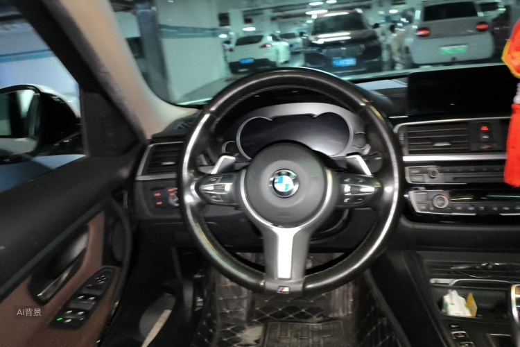 BMW 3 Series 2019 car image #12