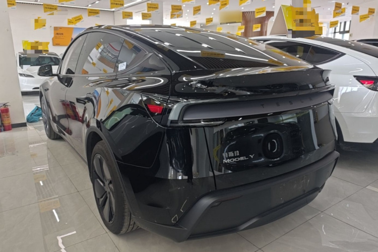 Tesla Model Y 2026 #5 Tesla Model Y 2026 imagen de coche #5