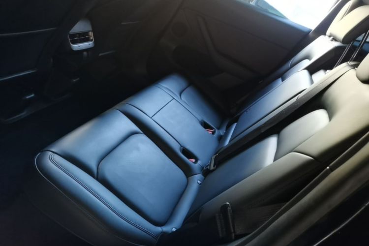 Tesla Model Y 2021 #13 Tesla Model Y 2021 car image #13