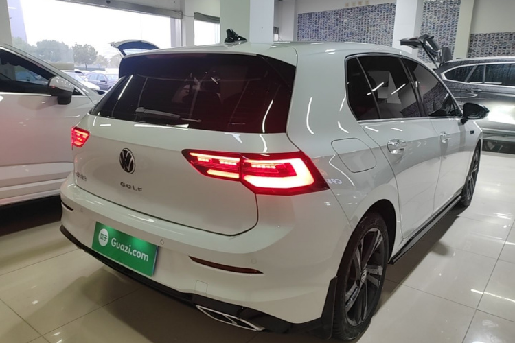 Volkswagen Golf 2023 #7 Volkswagen Golf 2023 صورة سيارة #7