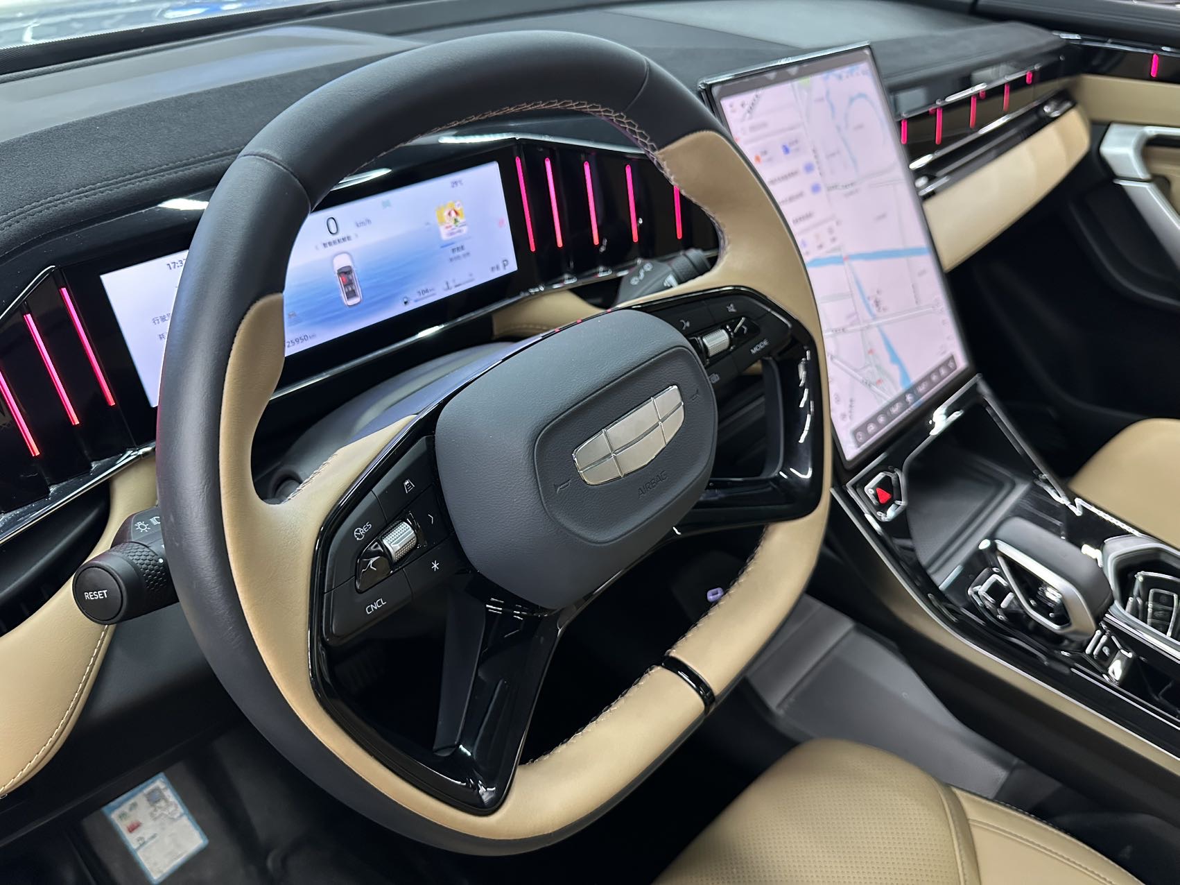 GEELY Boyue L 2023 изображение автомобиля #3