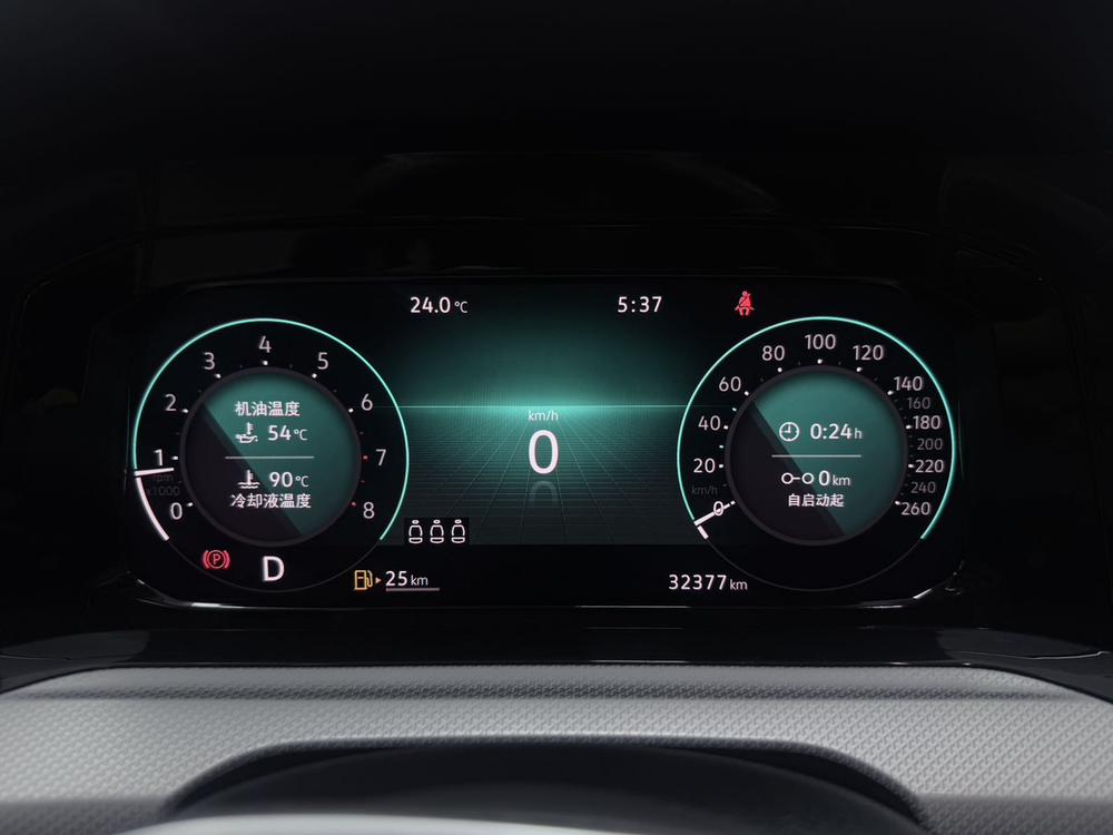 Volkswagen Golf 2022 car image #9