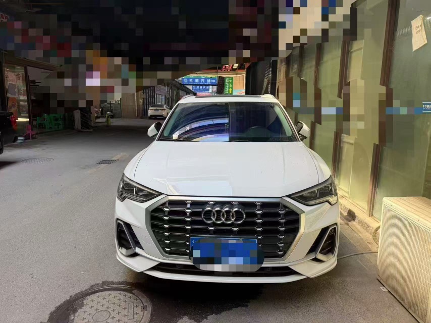 Audi Q3 2021 car image #2