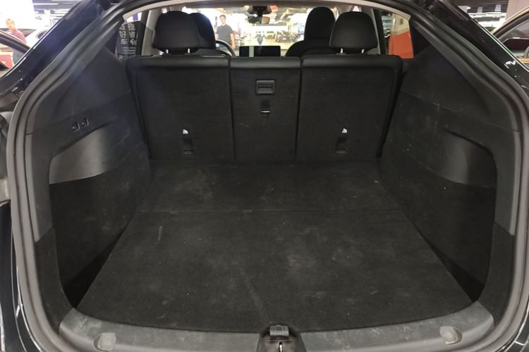 Tesla Model Y 2024 #19 Tesla Model Y 2024 car image #19