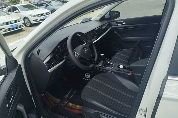 Volkswagen Lavida 2019 car image #18