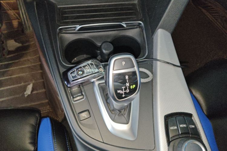 BMW 3 Series 2018 #14 BMW 3 Series 2018 car image #14