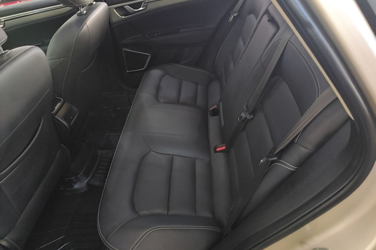 GEELY Emgrand GL 2018 immagine di auto #17