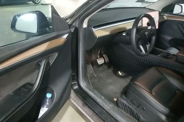 Tesla Model Y 2022 #16 Tesla Model Y 2022 car image #16