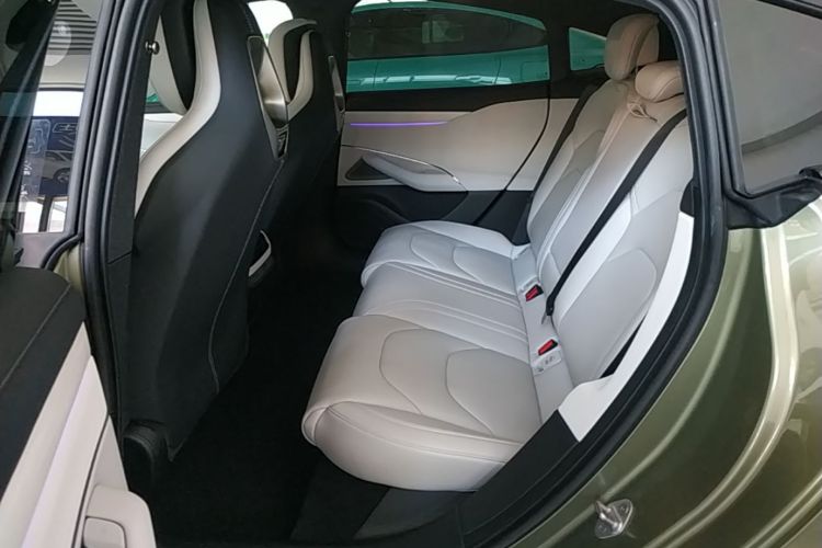 MI SU7 2024 car image #17