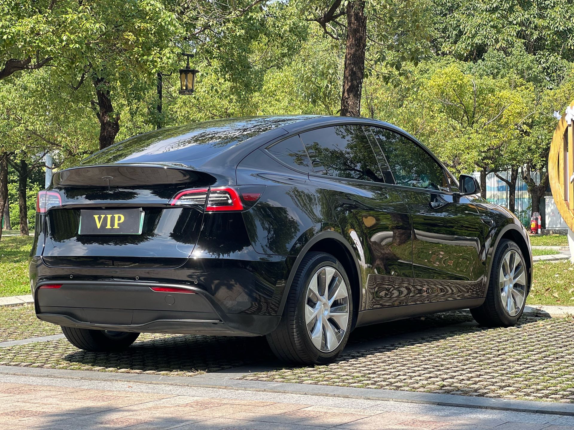 Tesla Model Y 2022 car image #6