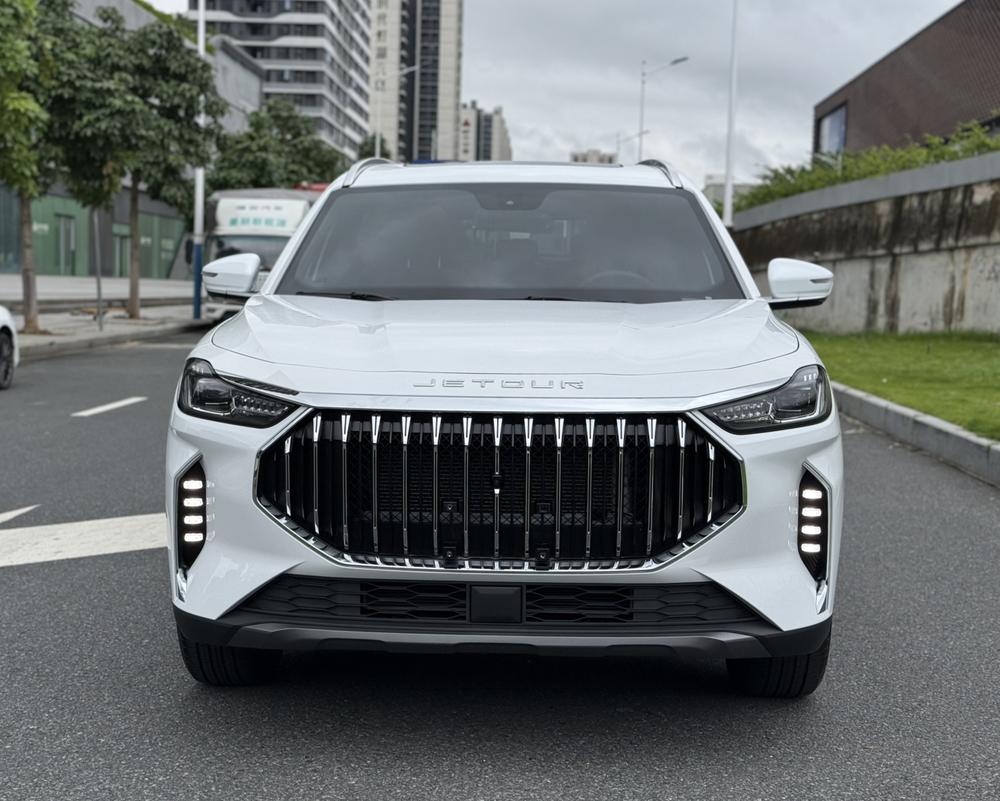 Jetour X70 PLUS 2025 #2 Jetour X70 PLUS 2025 car image #2