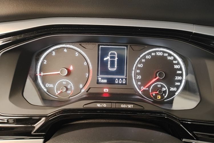 Volkswagen Polo 2021 car image #12