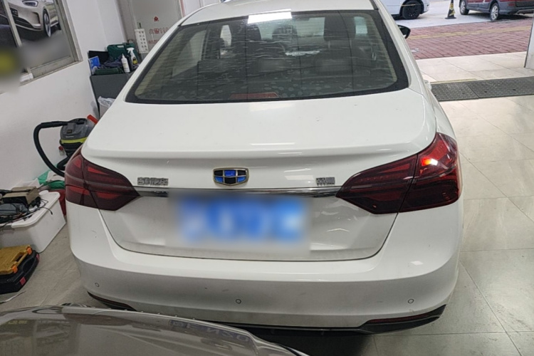 GEELY Emgrand 2019 car image #6