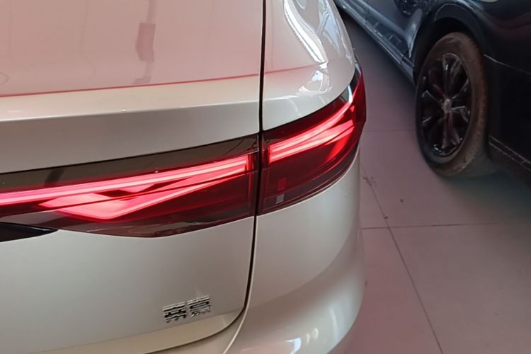 GEELY Emgrand 2022 #8 GEELY Emgrand 2022 car image #8