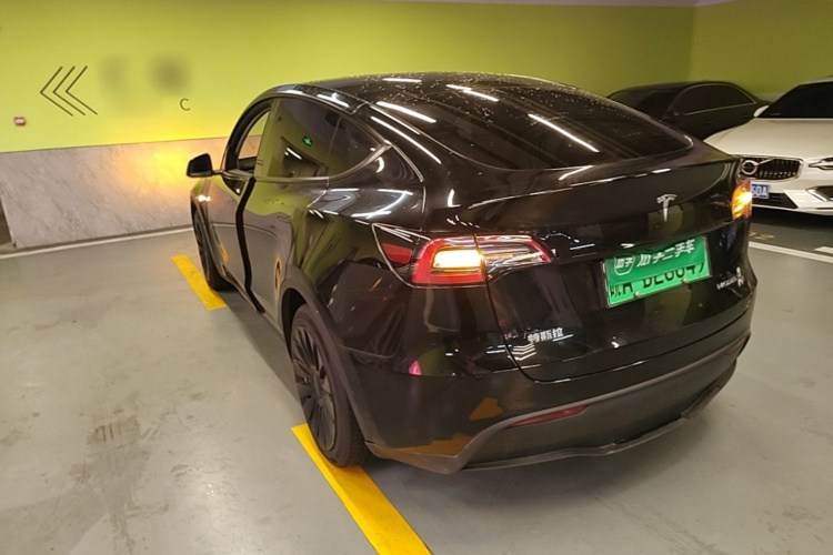 Tesla Model Y 2021 #5 Tesla Model Y 2021 car image #5