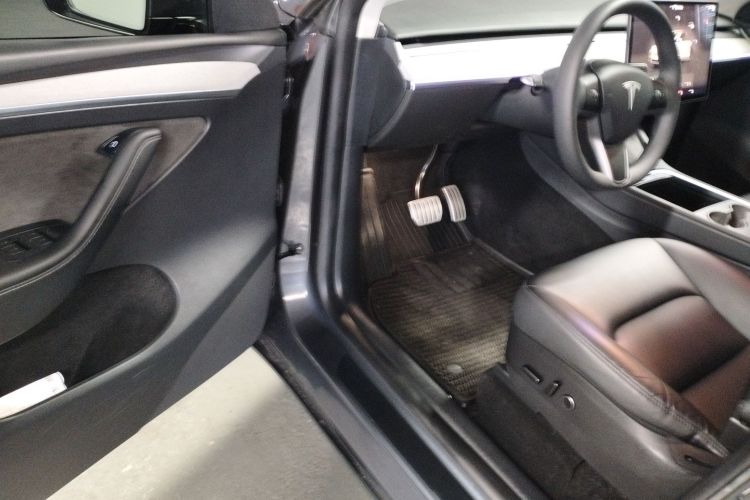 Tesla Model Y 2022 #16 Tesla Model Y 2022 car image #16
