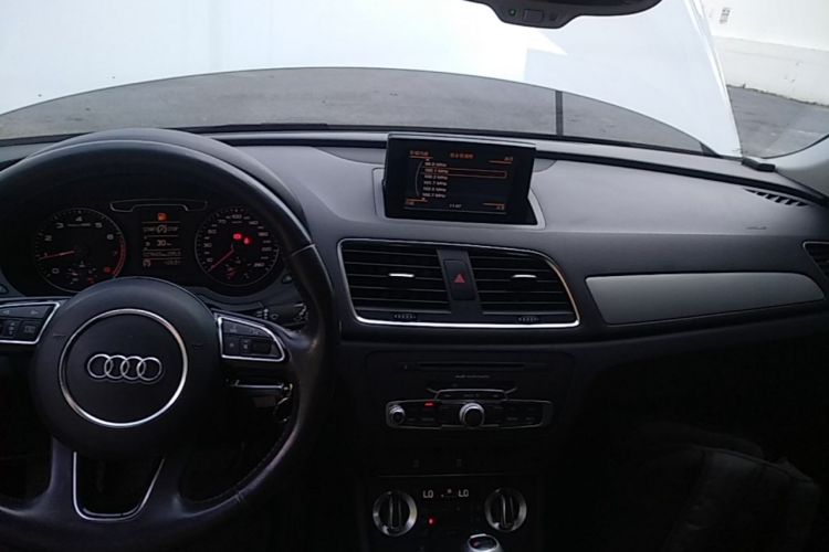 Audi Q3 2015 immagine di auto #10