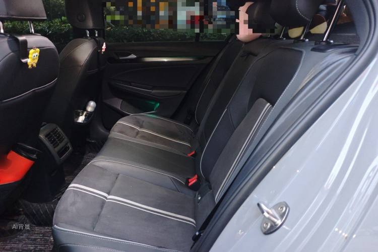Volkswagen Golf 2023 car image #19
