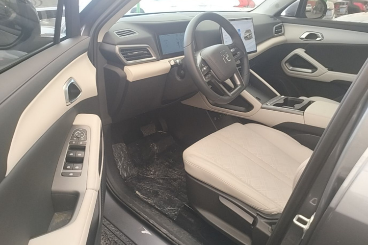 BYD YuanUP 2026 car image #16