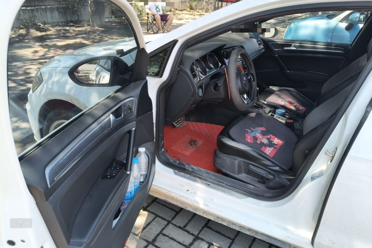Volkswagen Golf 2018 car image #18