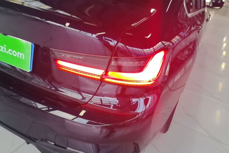 BMW 3 Series 2020 car image #8