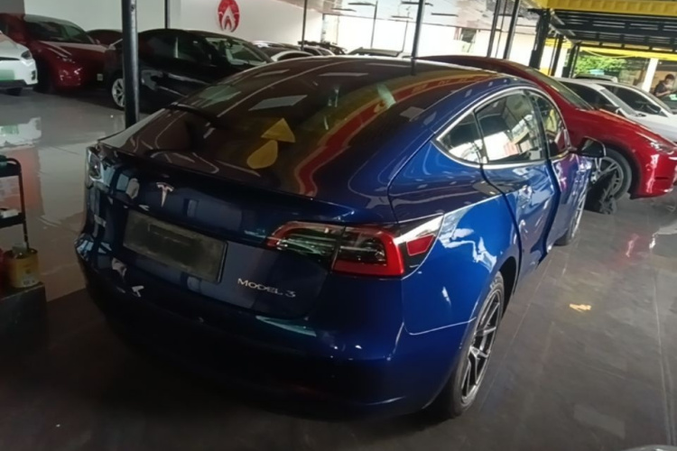 Tesla Model 3 2023 car image #7