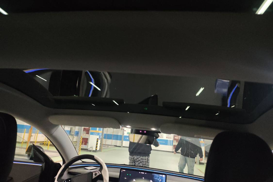 Tesla Model 3 2024 car image #22