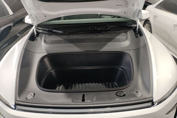 Tesla Model Y 2026 car image #20