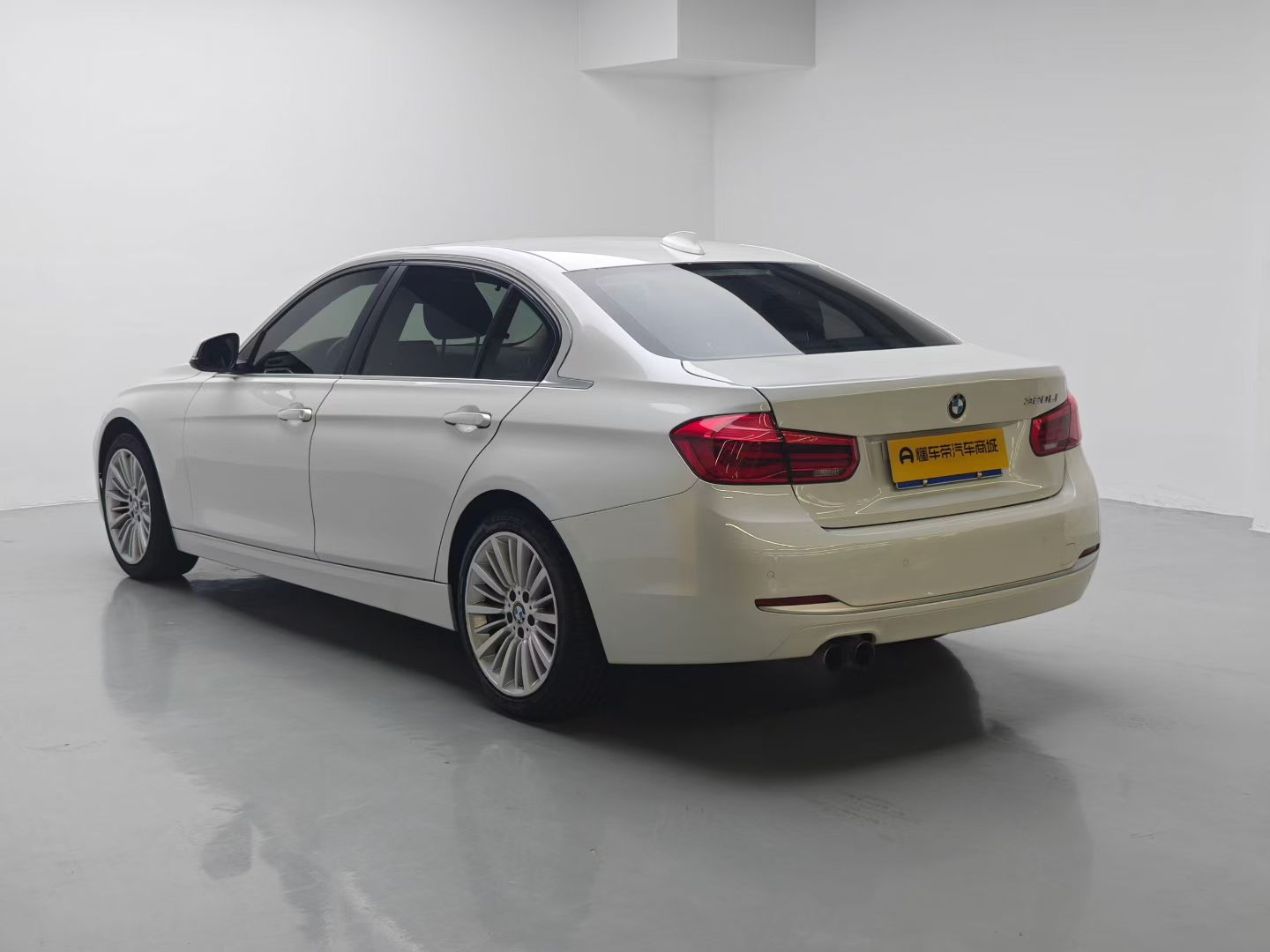 BMW 3 Series 2018 #12 BMW 3 Series 2018 car image #12