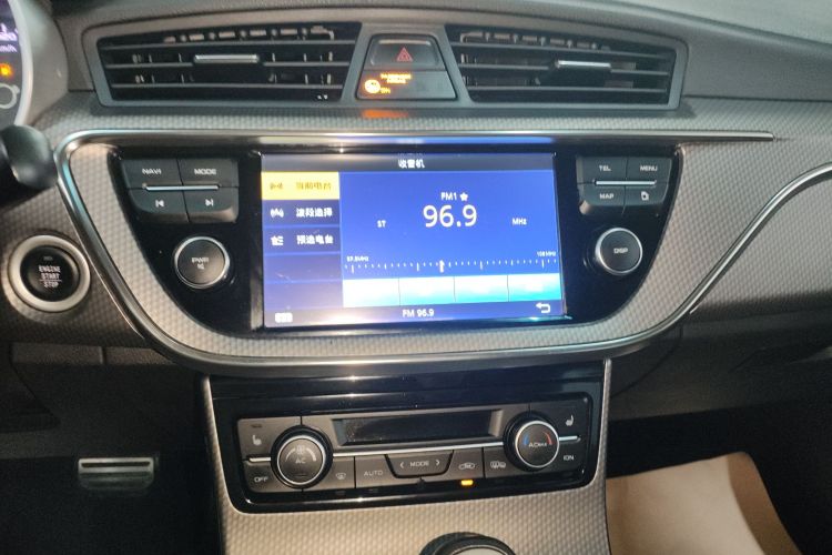 GEELY Emgrand GS 2017 car image #13