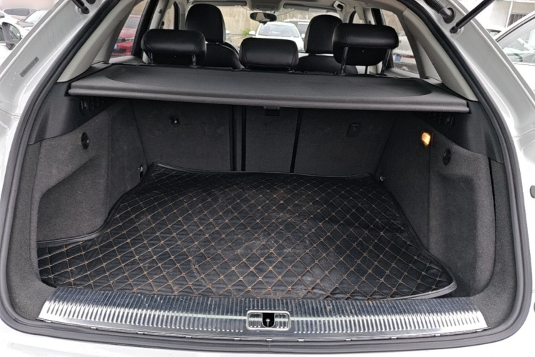 Audi Q3 2016 car image #19