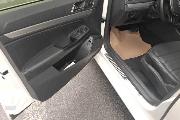 Volkswagen Lavida 2017 car image #18