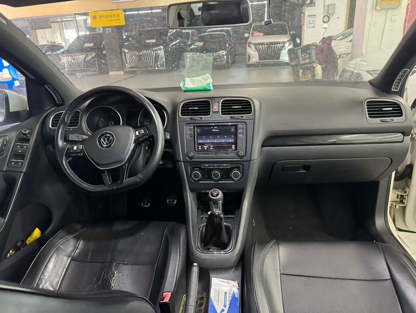 Volkswagen Golf 2013 car image #9
