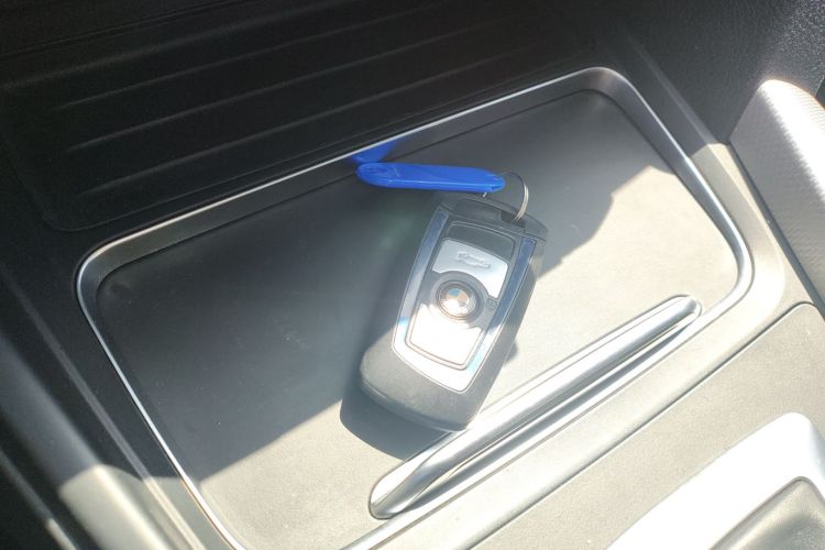 BMW 3 Series 2016 صورة سيارة #14