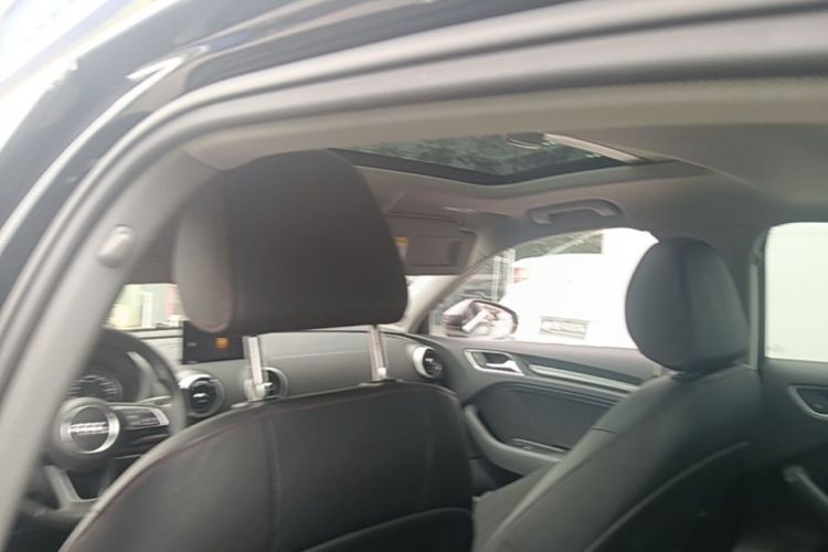 Audi A3 2018 immagine di auto #18